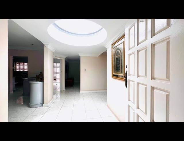 4 BEDROOM HOUSE FOR SALE IN RESERVOIR HILLS